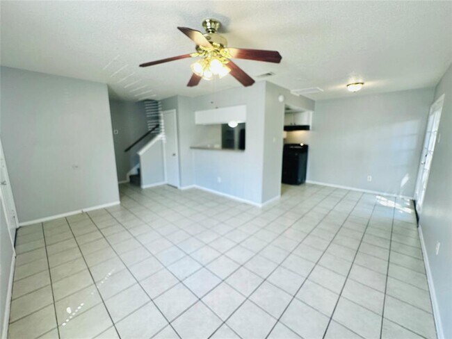 Foto del edificio - 5305 Woodland Oaks Ct