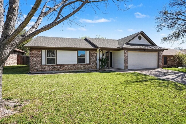 Photo - 772 Hampshire Drive House