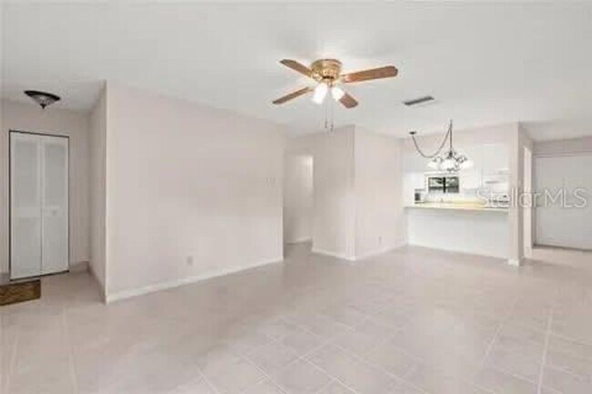Building Photo - 8608 Lake Isle Dr
