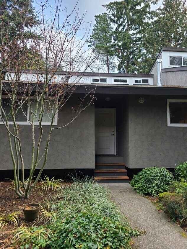Primary Photo - 12526 35th Ave NE