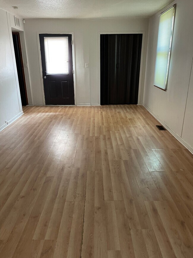 Building Photo - 3501 White Cedar Ct