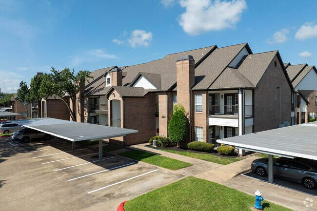 Building Photo - Villages of Briar Forest