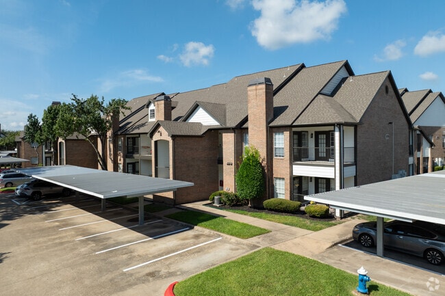 Building Photo - Villages of Briar Forest