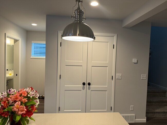 Despensa grande - 2519 Spark St
