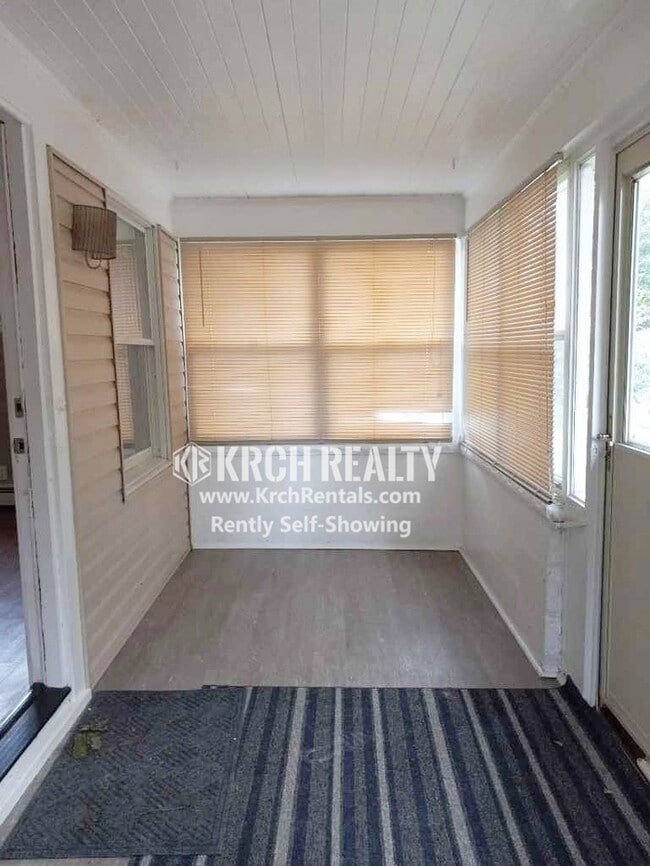 Building Photo - Adorable 3-Bedroom 2-Bathroom Home!