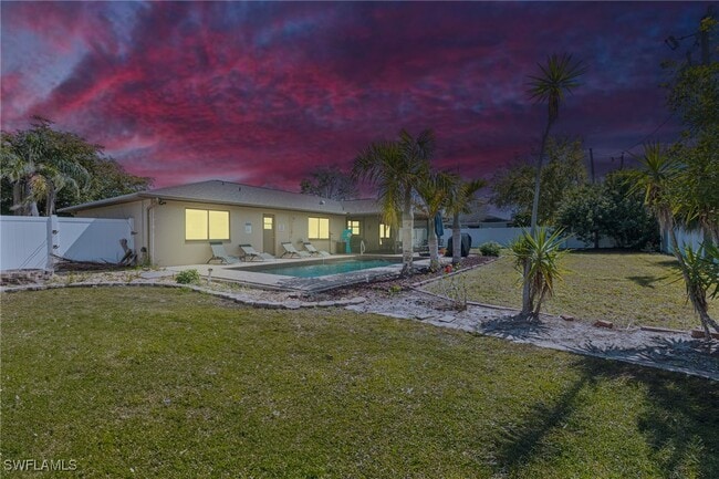Building Photo - 1628 Country Club Blvd