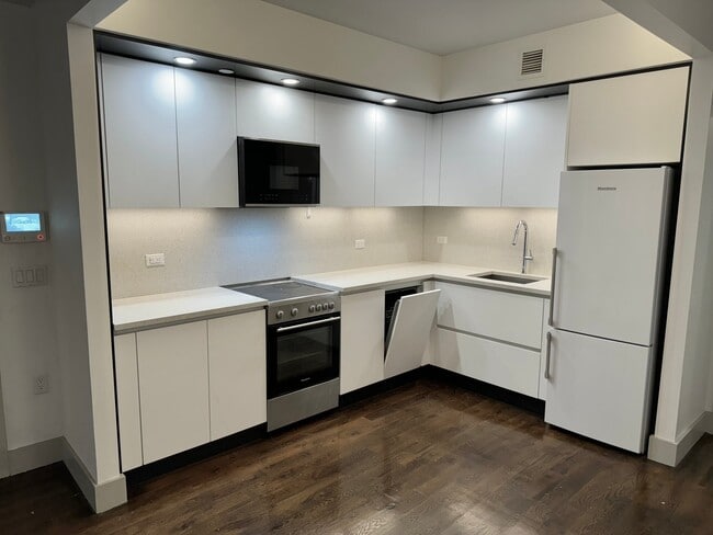 Photo - 150 Lenox Rd Apartment