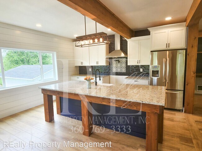 Building Photo - 3 br, 2 bath House - 2810 Long Lake Rd SE
