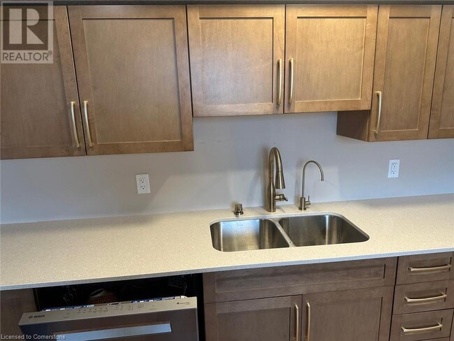 Building Photo - 244 Ladyslipper Dr