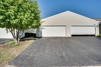 Building Photo - 1640 Hilton Head Dr