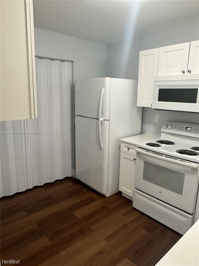 Foto del edificio - 3 br, 2 bath House - 1901 NW 94th Ave # 106A