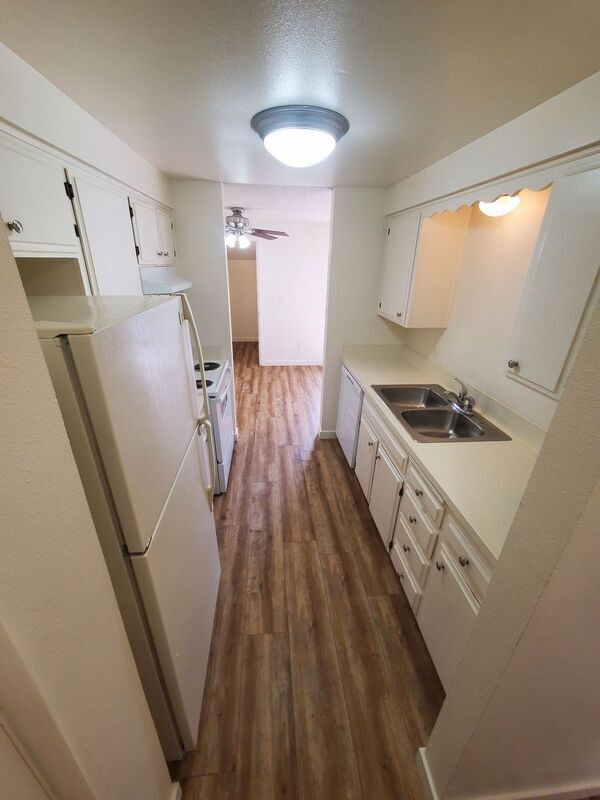 Foto del edificio - 655 Glen Creek Rd NW