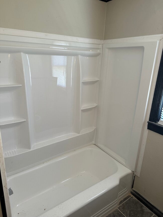 Building Photo - 2023 Walnut St