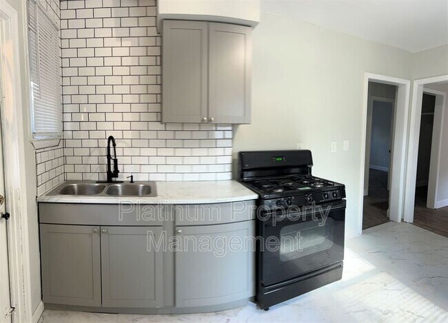 Building Photo - 1361 Byrere Terrace SW
