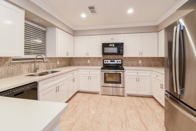 Foto del edificio - 3824 Evergreen Dr