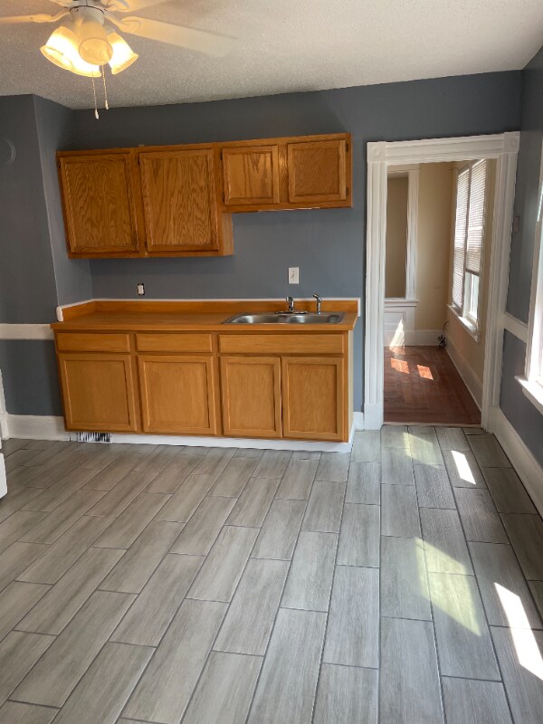 43 West St Unit Floor 2, Bristol, CT 06010 Room for Rent in Bristol