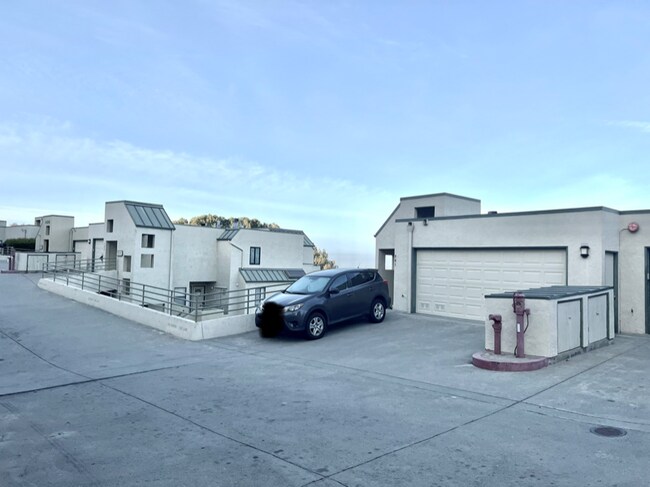 Building Photo - 436 Portofino Dr