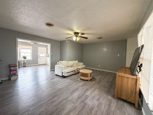 Foto del edificio - 4701 43rd St