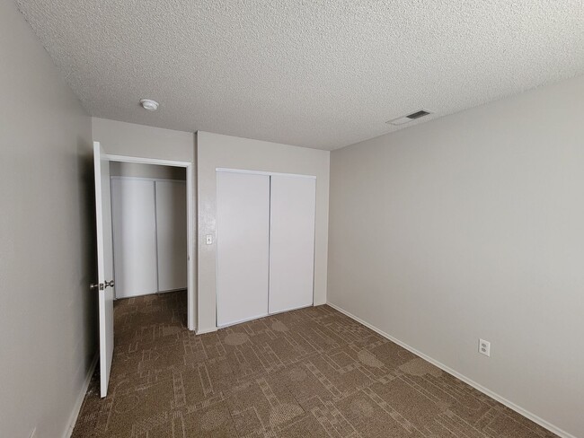 Building Photo - 1725 W Olive Ave