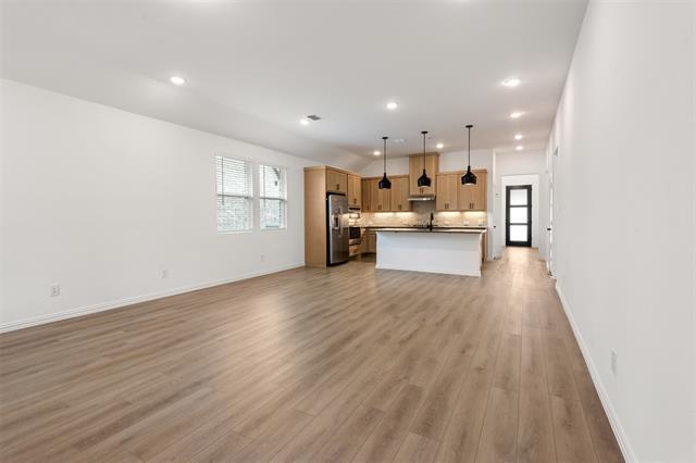 Building Photo - 2011 Redtail Dr