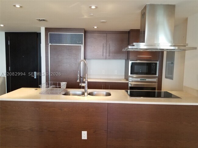 Foto del edificio - 495 Brickell Ave