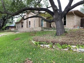 Building Photo - 10506 Pagewood Dr