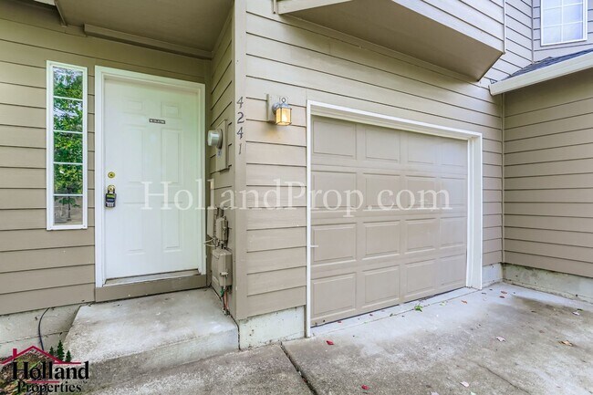 Foto del edificio - Great Location — 3BR Beaverton Townhome