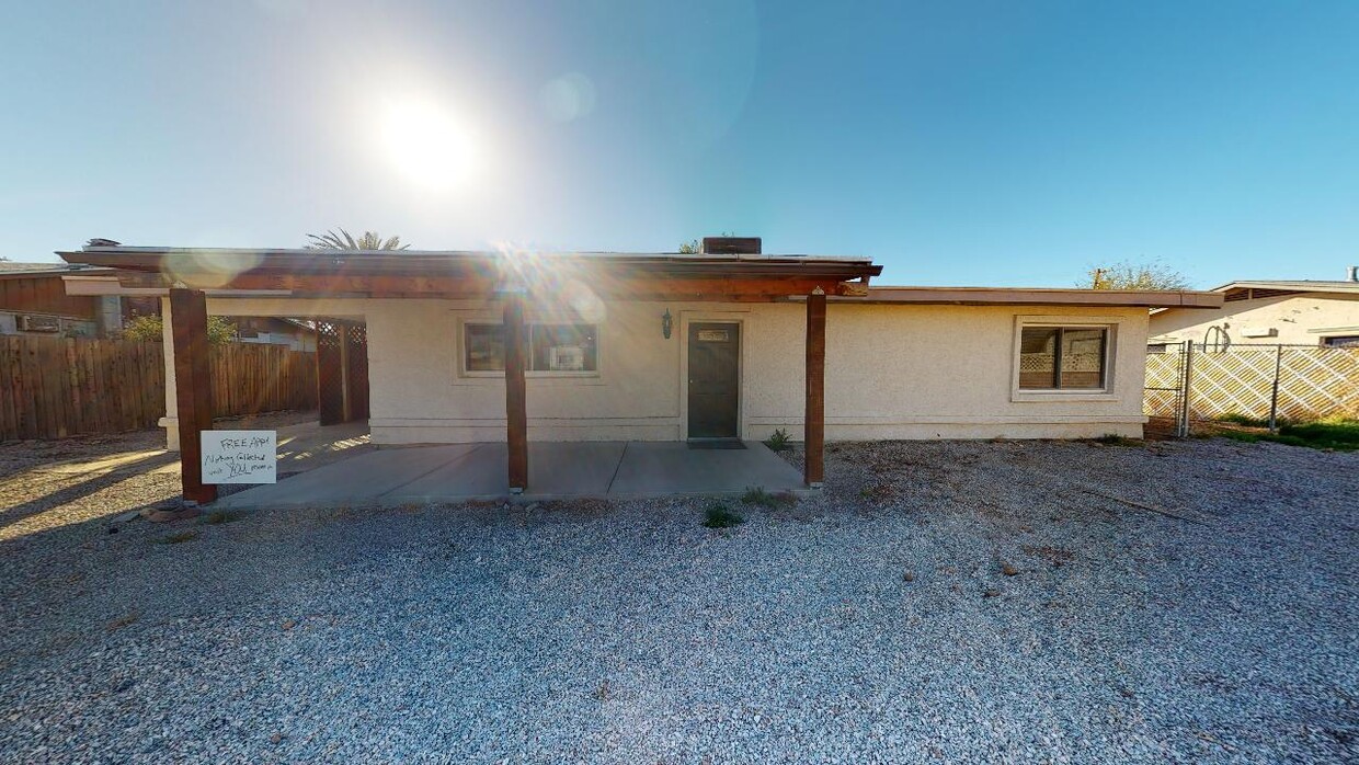 Primary Photo - 3233 N El Tovar Ave
