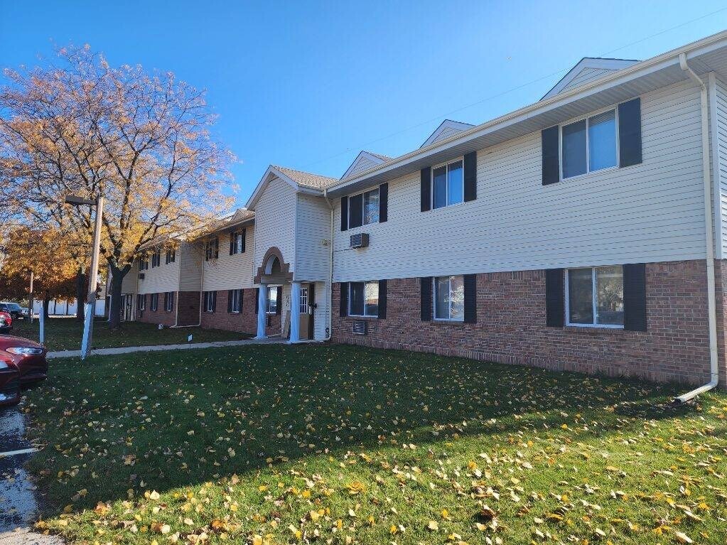 Harbor Ridge Apartments 1084 Westport Dr Port Washington, WI