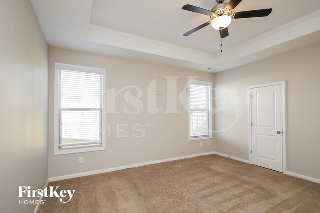 Building Photo - 122 Candler Park Dr
