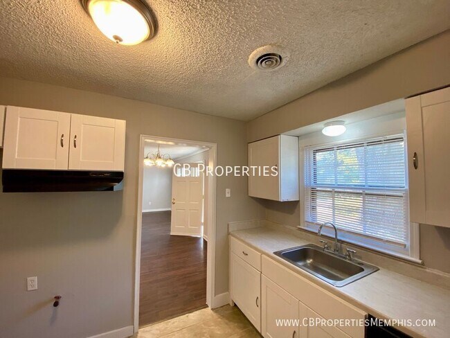 Building Photo - 3731 Deerwood Cove
