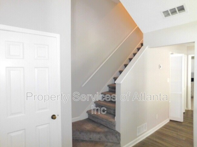 Foto del edificio - 502 Plymouth Ln