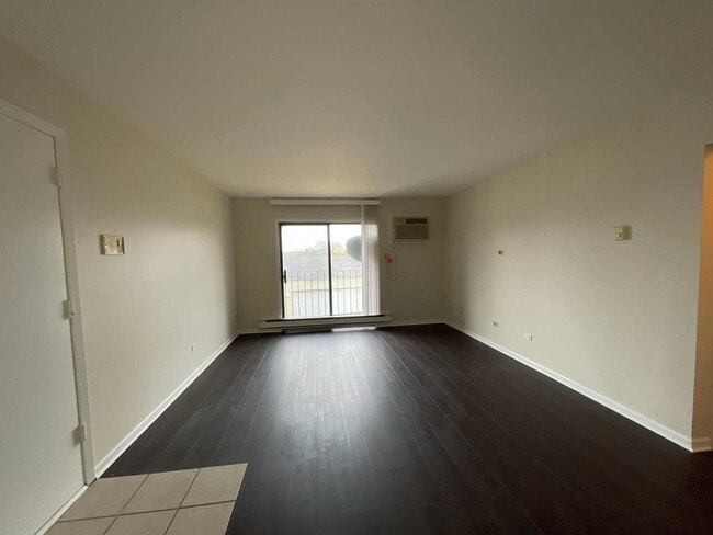 Foto del edificio - 202 S Waters Edge Dr