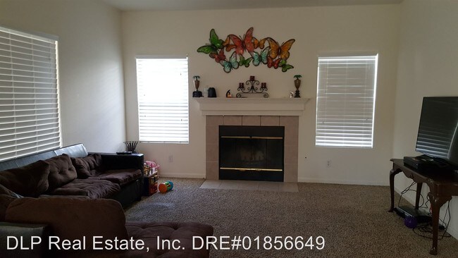 Building Photo - 4 br, 2.5 bath House - 131 Sherry Court