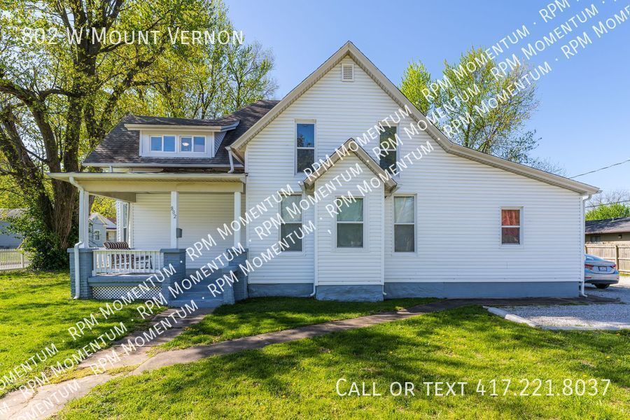 Primary Photo - 6 BEDROOM/3 BATH Close to all things Downt...