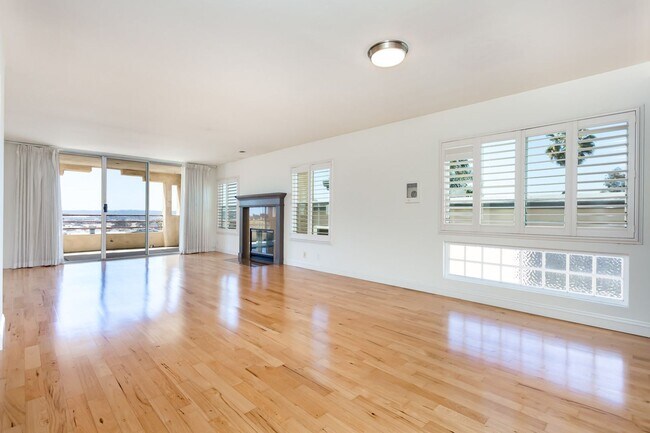Building Photo - Mission Hills Condo with Stunning Views