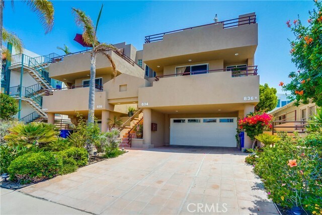 Foto del edificio - 834 Monterey Blvd