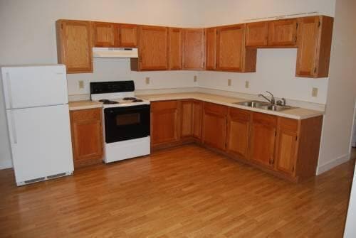 Building Photo - 506 7th St