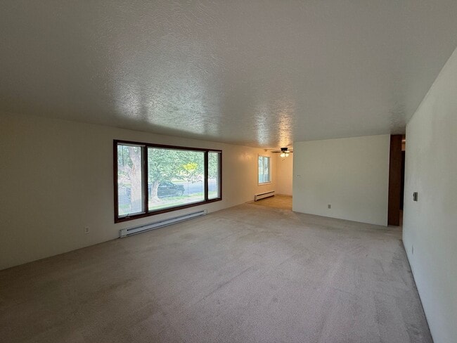 Building Photo - 2825 5th Ave