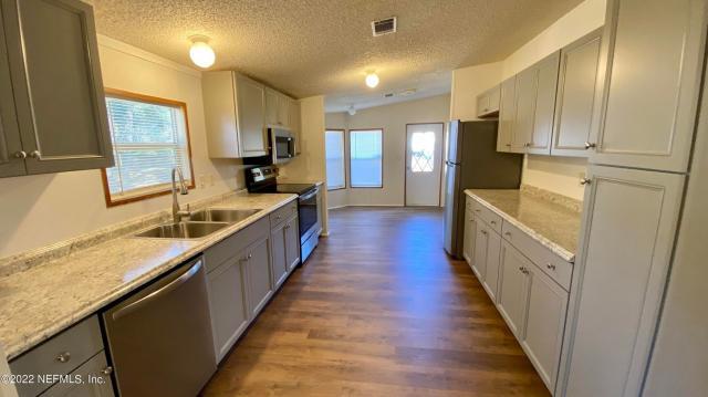 Building Photo - 3 bedroom in Keystone Heights FL 32656
