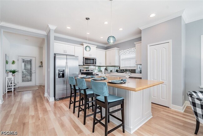 Foto del edificio - 4482 Waterscape Ln