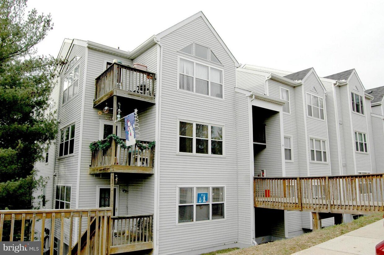 Primary Photo - 24B Deer Run Ct