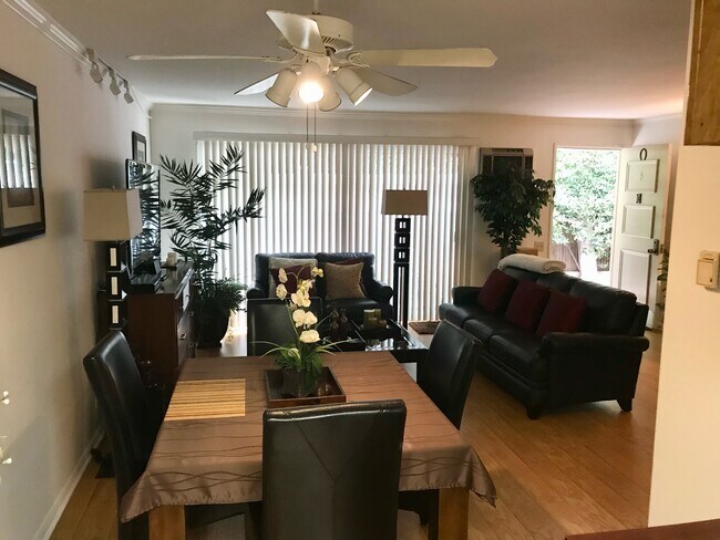 Family Room - 11737 Kiowa Ave