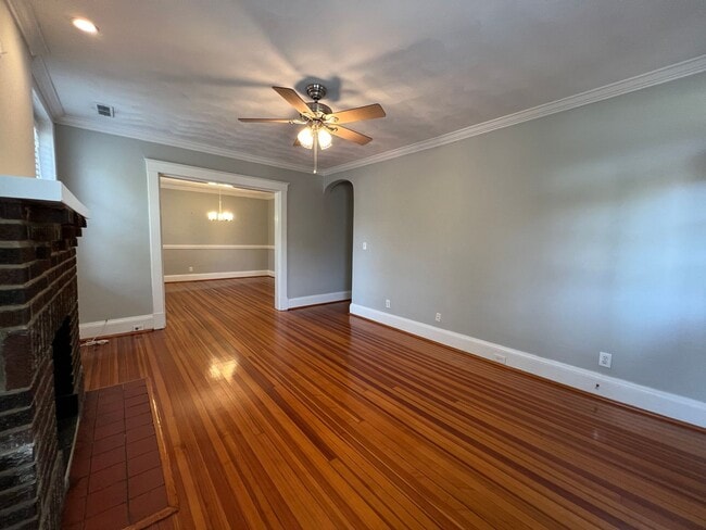 Building Photo - WEST GHENT