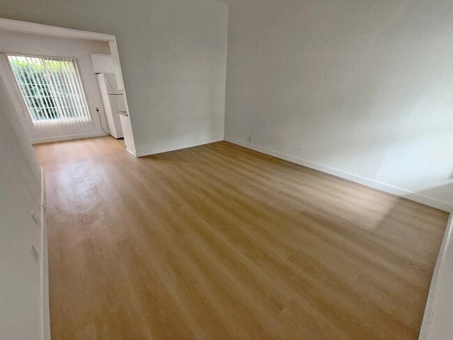 Building Photo - 4402 Mammoth Ave