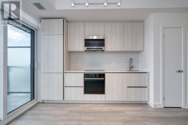 Building Photo - 120 Broadway Ave