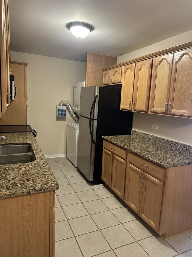 Building Photo - 1010 Shagbark Rd