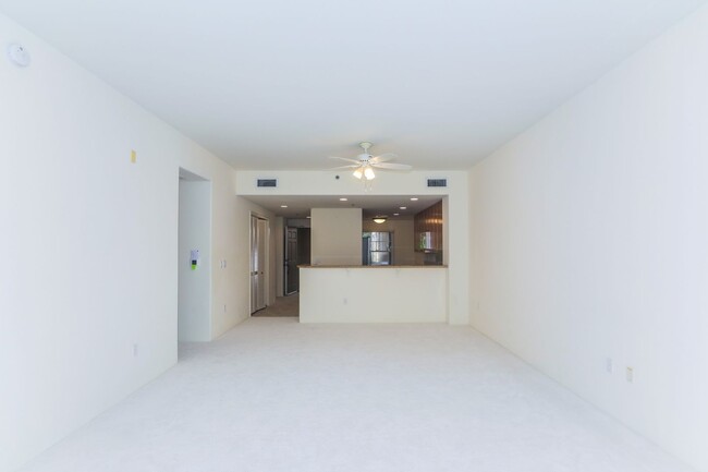 Building Photo - Colony at the Peninsula 2 bedroom 2 bath w...