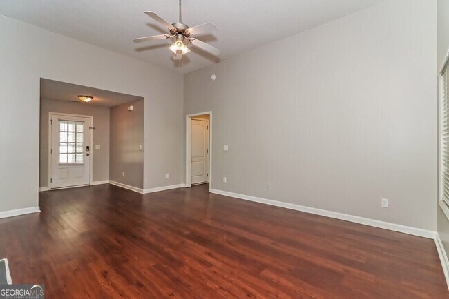 Building Photo - 218 Comet Ct