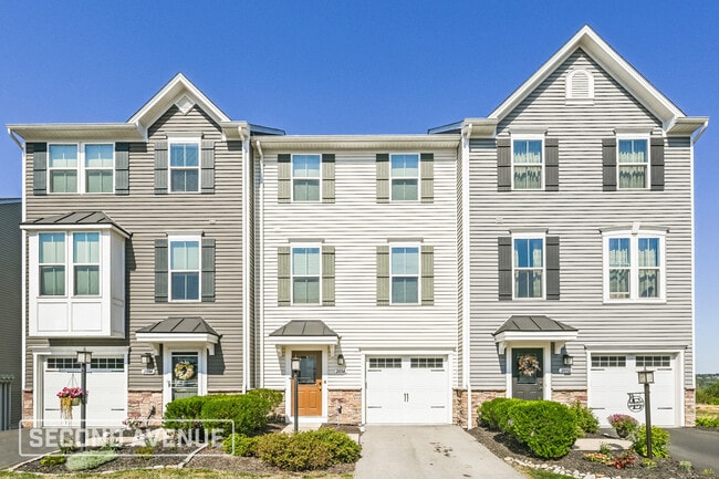 Building Photo - 2034 Cade Dr